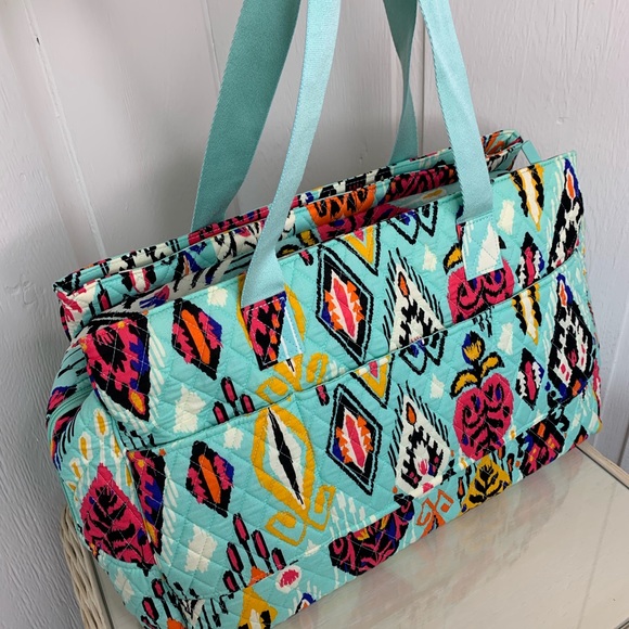 🔥VERA BRADLEY TRAVEL BAG🔥 - Picture 2 of 4